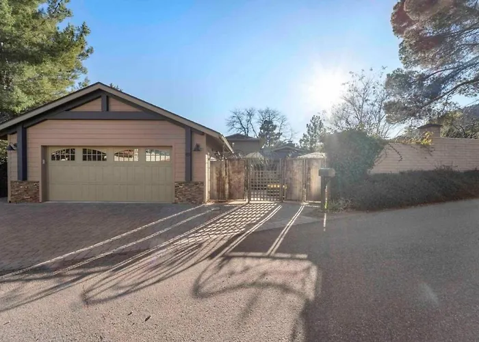 Ferienhaus Upscale Uptown Retreat With Hottub And Views Sedona