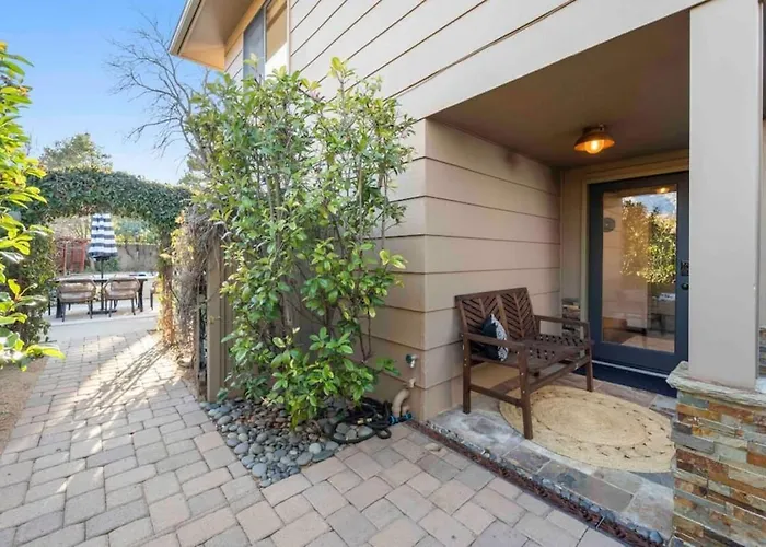 Upscale Uptown Retreat With Hottub And Views Sedona