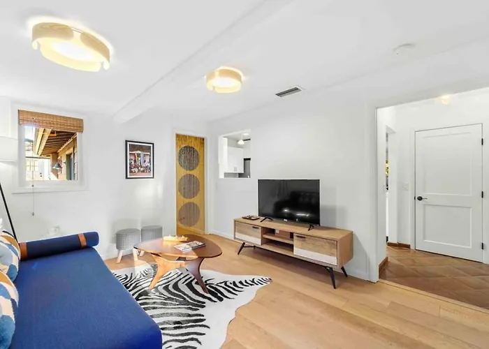 Upscale Uptown Retreat With Hottub And Views Sedona