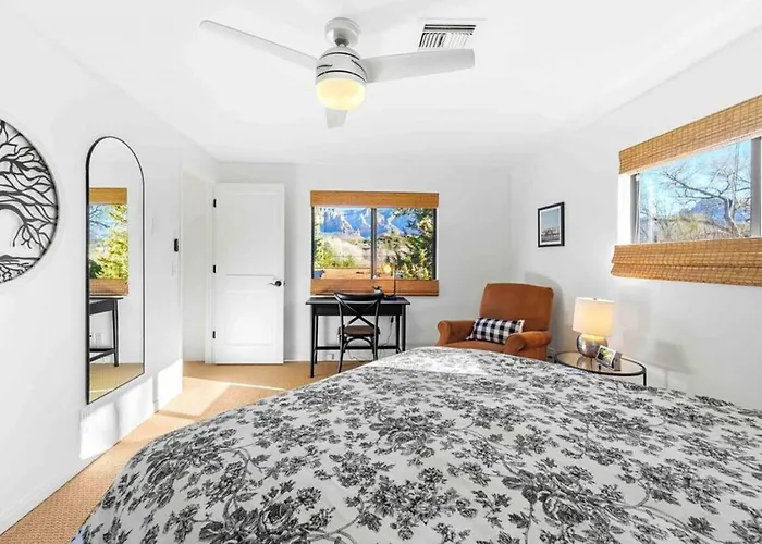Upscale Uptown Retreat With Hottub And Views