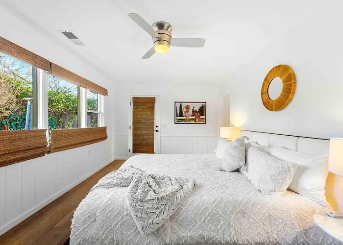 Upscale Uptown Retreat With Hottub And Views Sedona