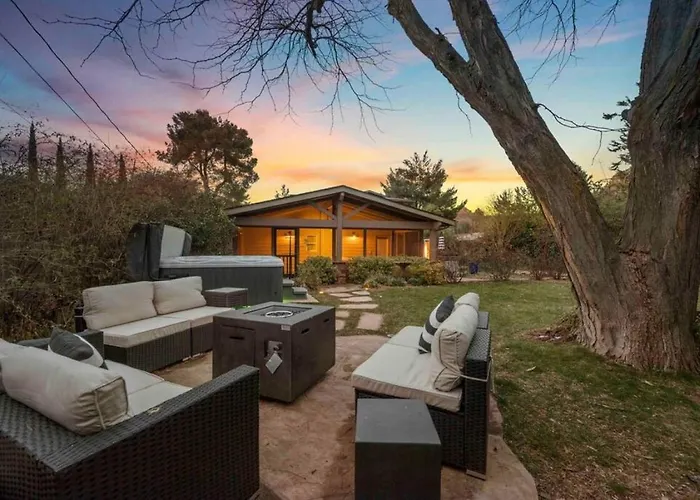 Upscale Uptown Retreat With Hottub And Views * Sedona